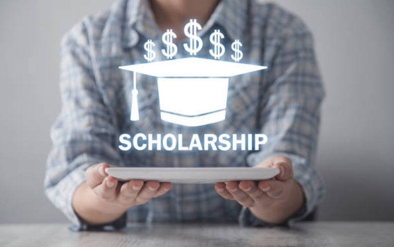 50 Unconventional Wierd College Scholarships For Students In the USA Wierd College Scholarships