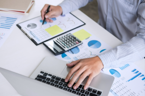 Investment banker